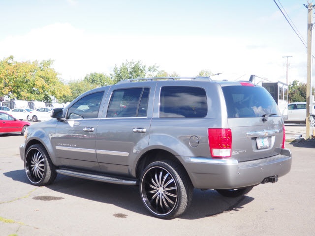 Pre Owned 2008 Chrysler Aspen Limited 4wd
